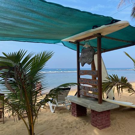 Hotel Coconut Bar Sea Lodge بيروفالا المظهر الخارجي الصورة