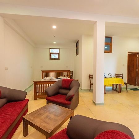 Hotel Coconut Bar Sea Lodge بيروفالا المظهر الخارجي الصورة