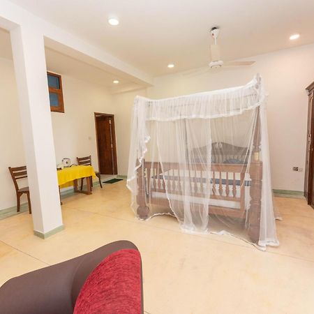 Hotel Coconut Bar Sea Lodge بيروفالا المظهر الخارجي الصورة