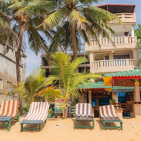 Hotel Coconut Bar Sea Lodge بيروفالا المظهر الخارجي الصورة