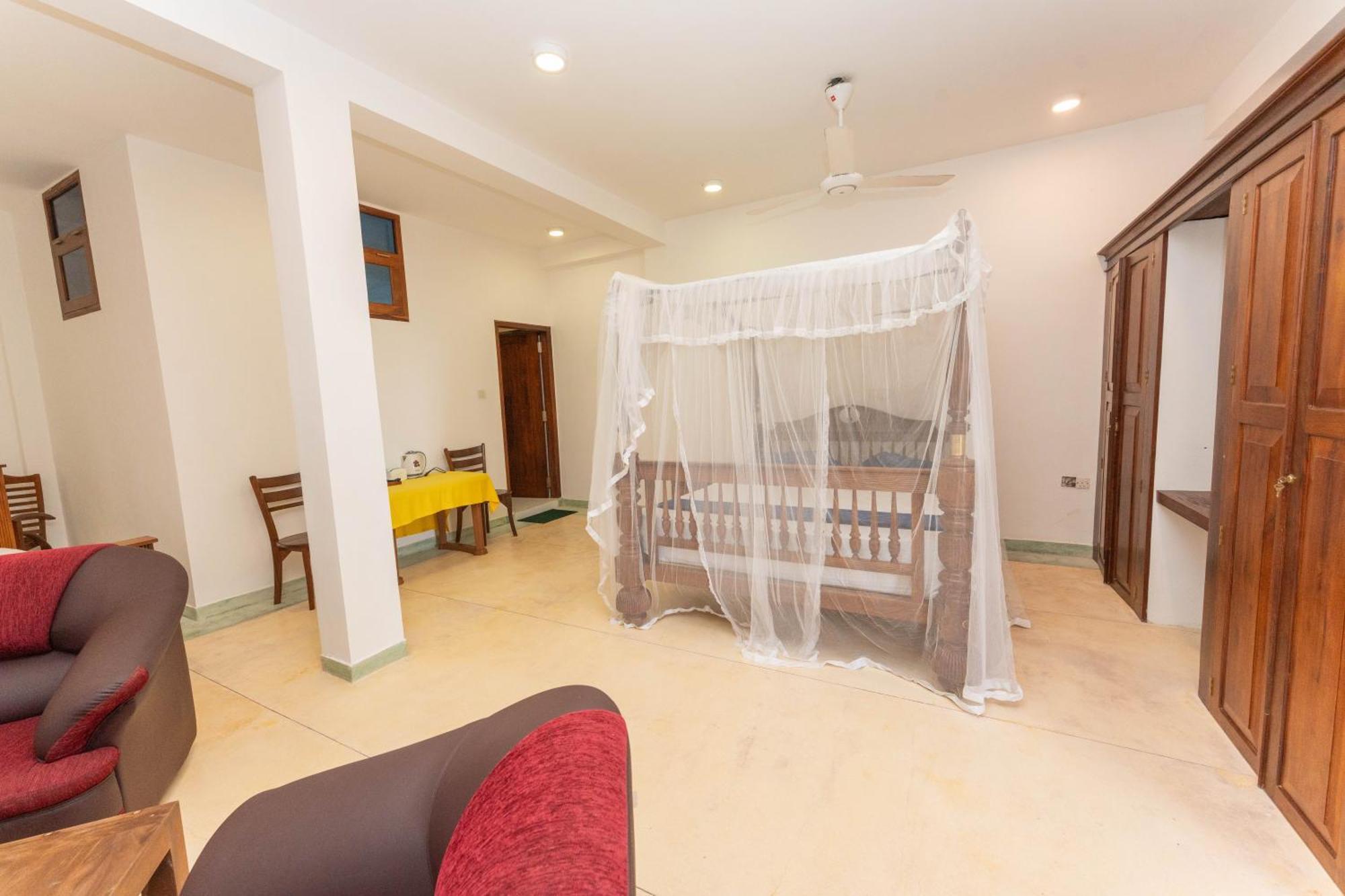 Hotel Coconut Bar Sea Lodge بيروفالا المظهر الخارجي الصورة