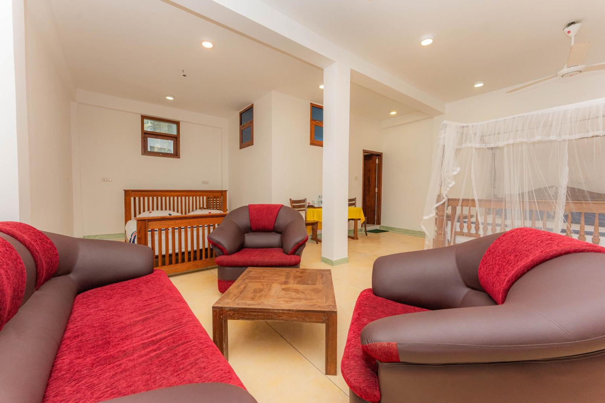 Hotel Coconut Bar Sea Lodge بيروفالا المظهر الخارجي الصورة
