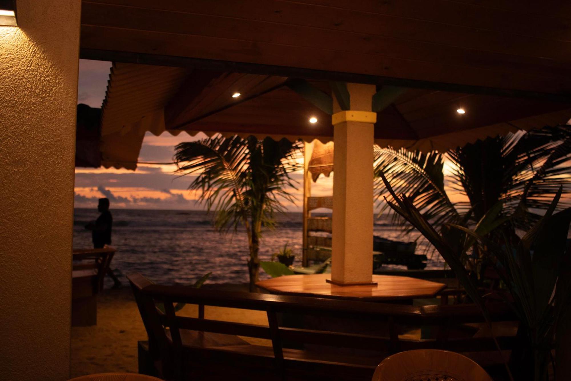Hotel Coconut Bar Sea Lodge بيروفالا المظهر الخارجي الصورة