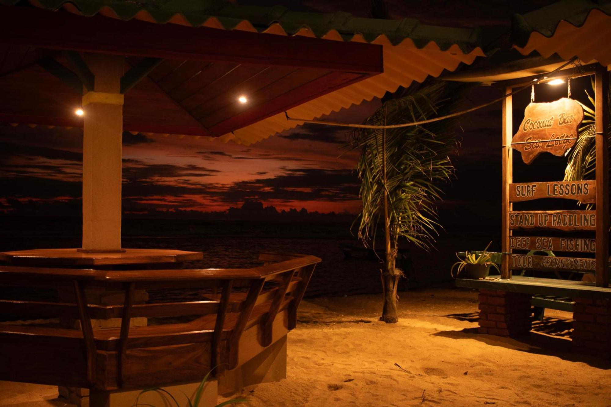 Hotel Coconut Bar Sea Lodge بيروفالا المظهر الخارجي الصورة