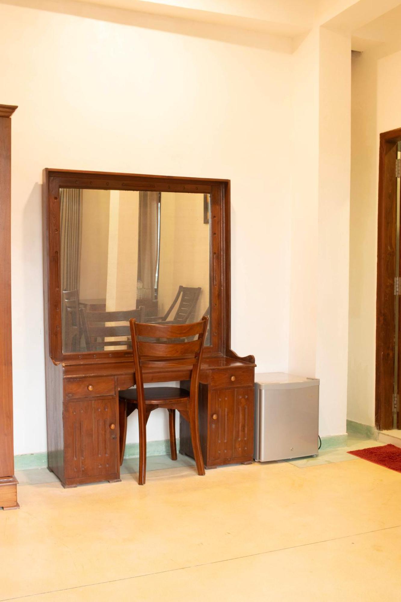 Hotel Coconut Bar Sea Lodge بيروفالا المظهر الخارجي الصورة