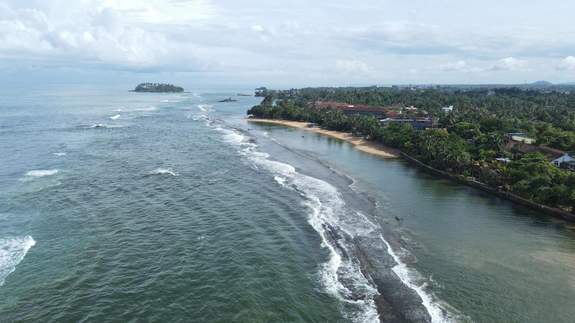 Hotel Coconut Bar Sea Lodge بيروفالا المظهر الخارجي الصورة