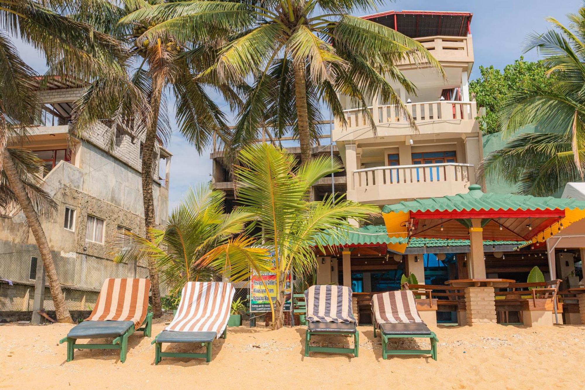 Hotel Coconut Bar Sea Lodge بيروفالا المظهر الخارجي الصورة